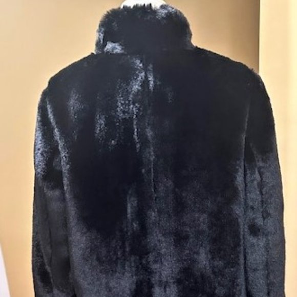 Beautiful Soft  New York & Company Black Faux Fur Coat Sz M - Picture 5 of 7